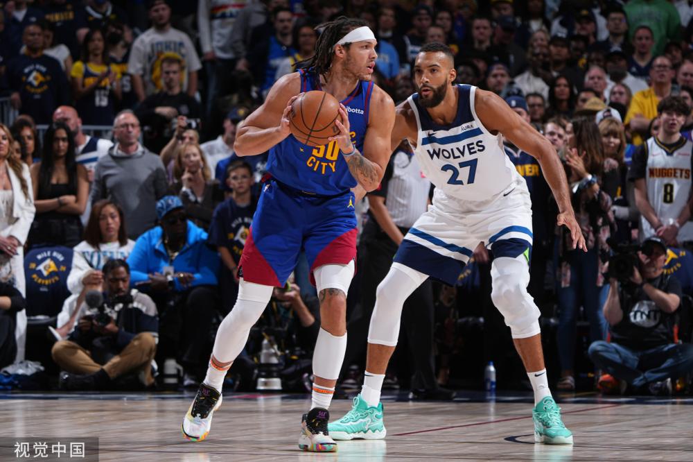 无数球迷寄 无数球迷寄